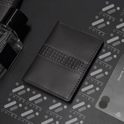Premium Textured Leather Card Holder Wallet – Sleek Minimalist Design
